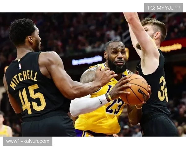 湖人客场不敌太阳 防守端沟通问题需要解决