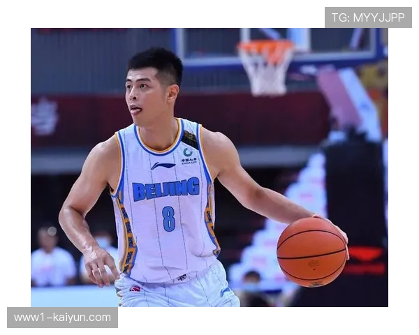 北京方硕老将经验价值凸显 连续高难度三分打破比赛僵局